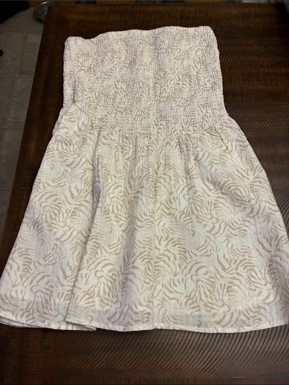 Universal Thread Strapless Smocked Mini Dress – Size Large 🤍✨